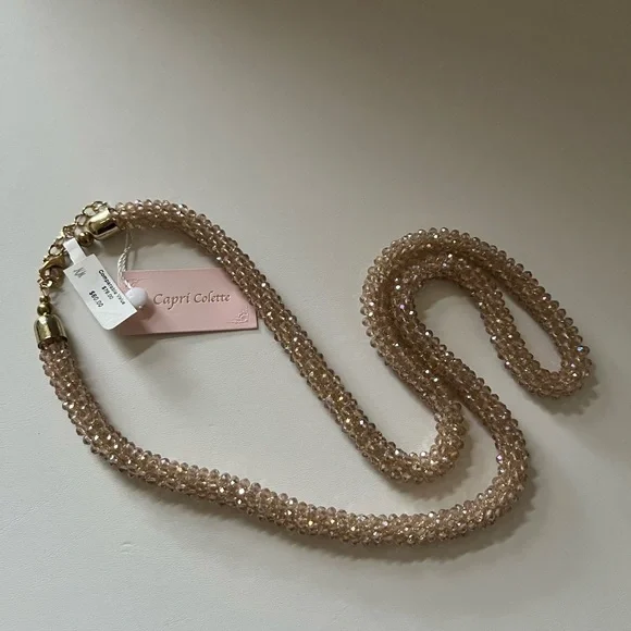 Elegant Crystal Glass Necklace - Picture 2 of 4